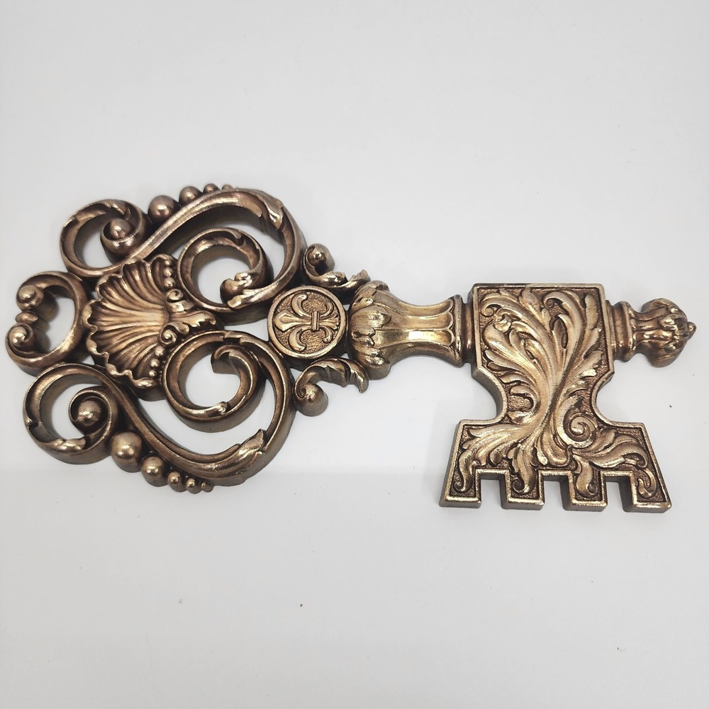 Vintage Syroco 455 Ornate Gold Skeleton Key Wall Plaque Hollywood Regency USA